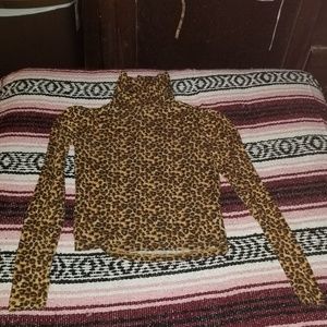 Leapard turtleneck